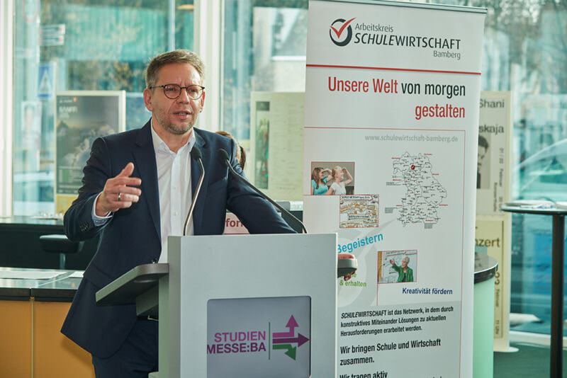 Studienmesse 33